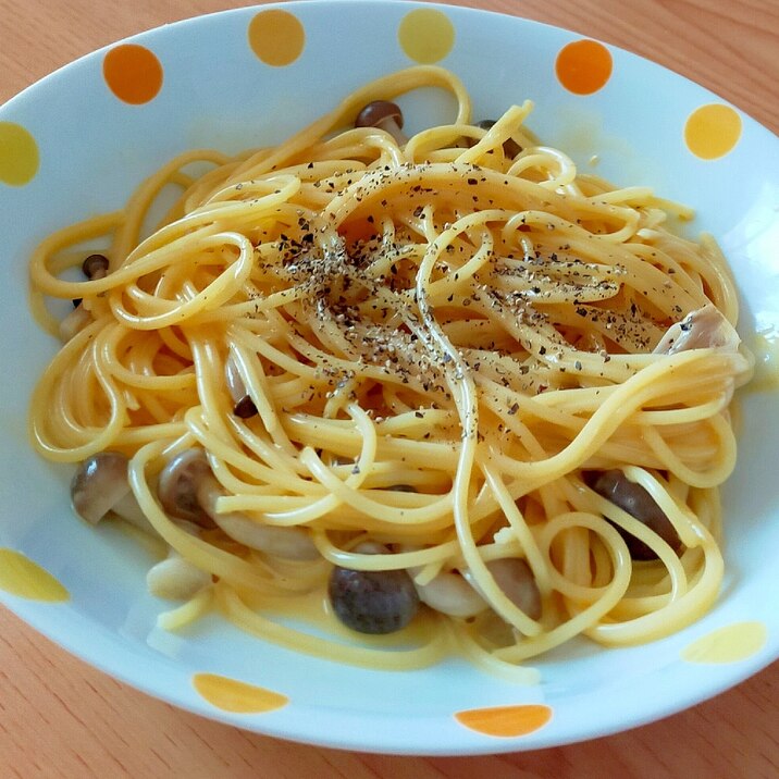 しめじのカルボナーラパスタ